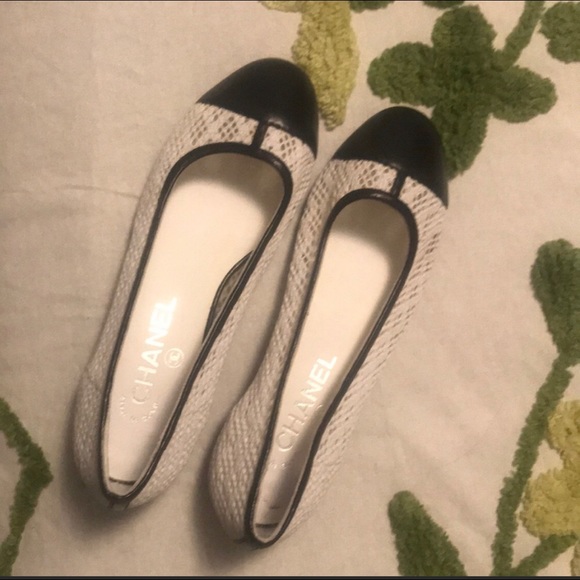 Chanel Ballet Flats - Picture 2 of 5
